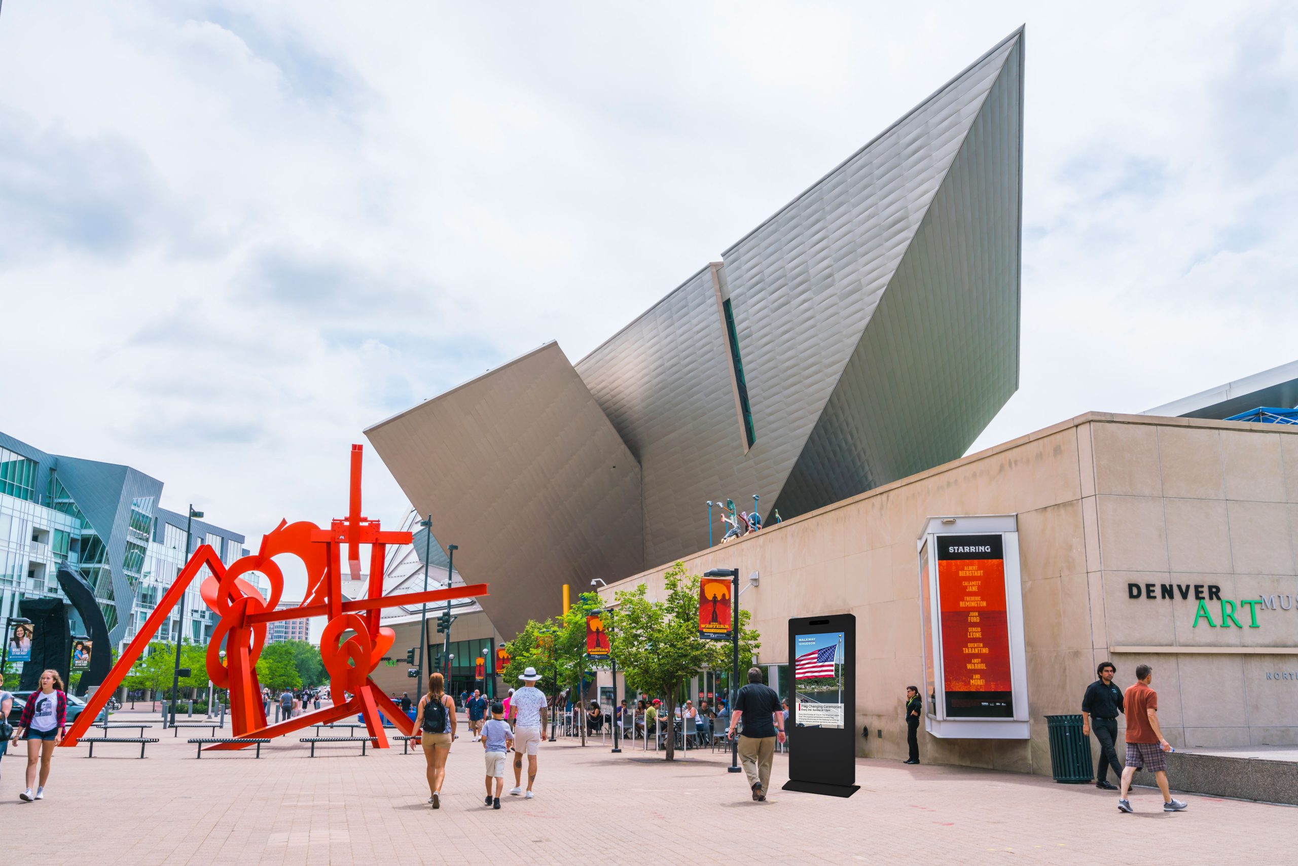 Improve Your Museum Experience with Outdoor Digital Signage: A Comprehensive Guide